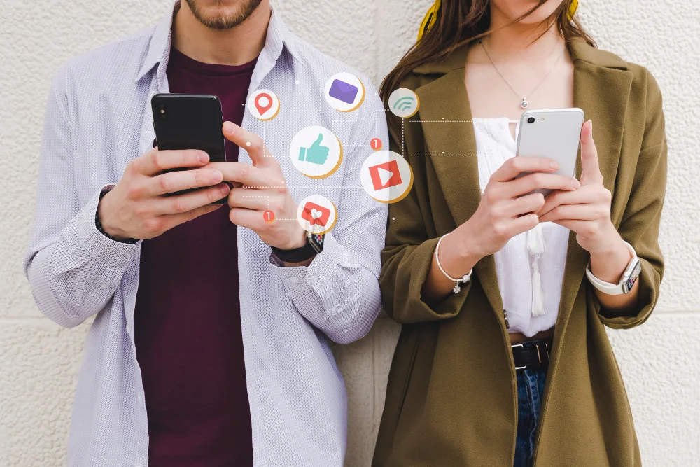 Mundo Digital: Famílias conectados com o mundo distantes entre si