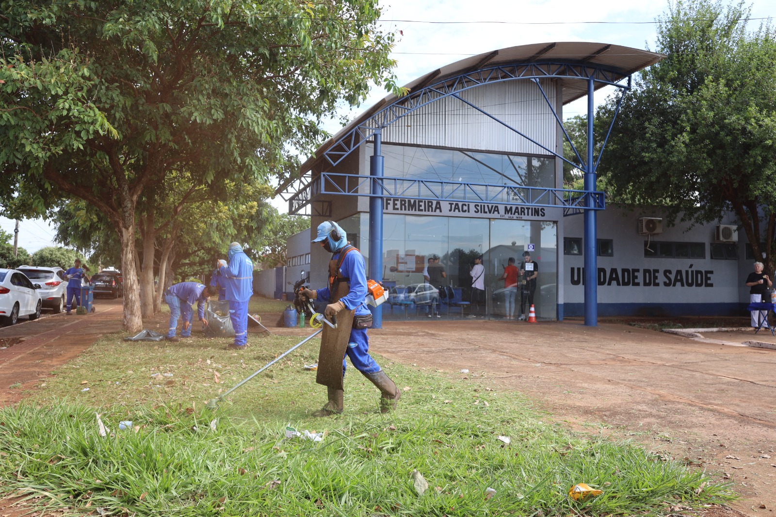 MUTIRÃO UNE SECRETARIAS MUNICIPAIS PARA LIMPAR E REVITALIZAR POSTOS DE SAÚDE