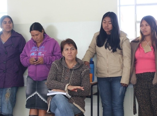 Professora é homenageada por quatro décadas dedicadas à educação indígena