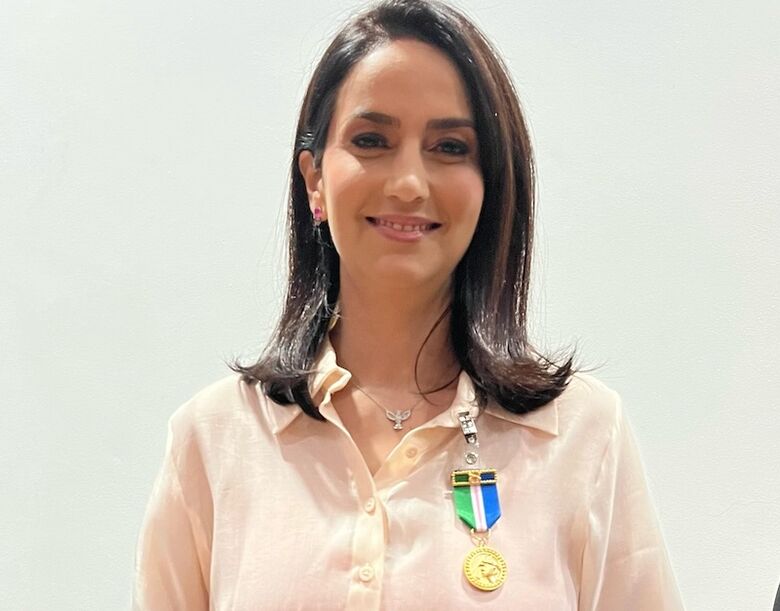 VICE-PREFEITA DE DOURADOS É HOMENAGEADA EM EVENTO DA PM