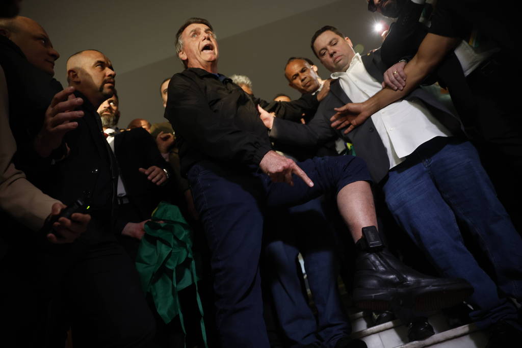 Gordinho do Bolsonaro é promovido a Guardião de tornozeleira