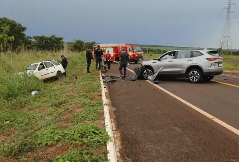 Três morrem e quatro ficam feridos após colisão em rodovia de MS