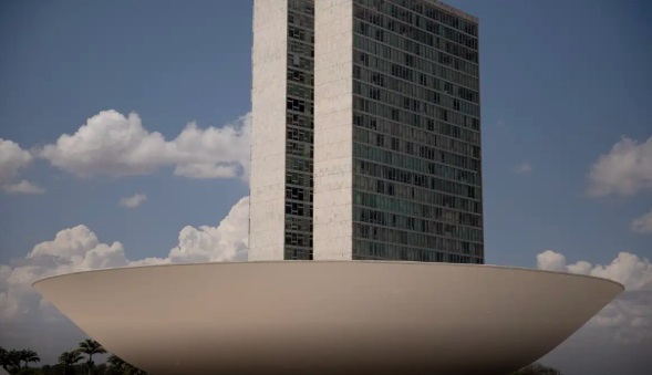 Blindagem caiu em 2001 após livrar até deputado acusado de esquartejar inimigos com motosserra