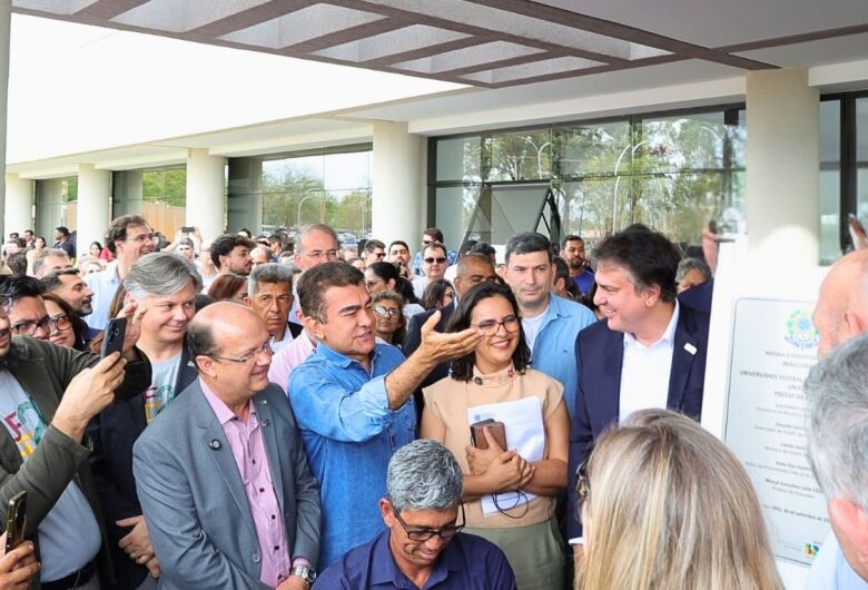 EM DOURADOS, MINISTRO DA EDUCAÇÃO GARANTE A MARÇAL CONCLUSÃO DE CEIM’S E CONSTRUÇÃO DE ESCOLAS